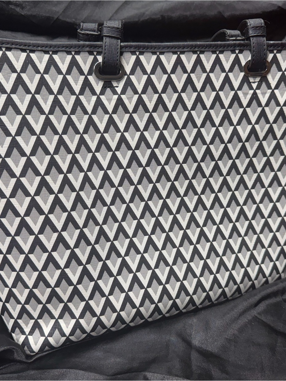 Vince Camuto | Black & White Bag.